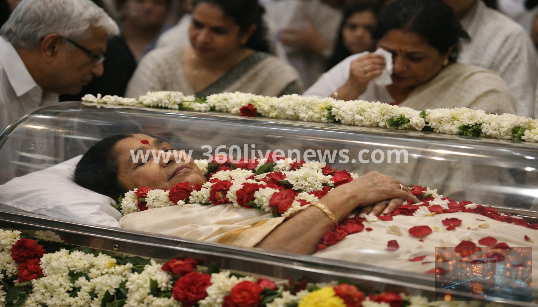 Legendary Indian singer Asha Bhosle dies aged 92