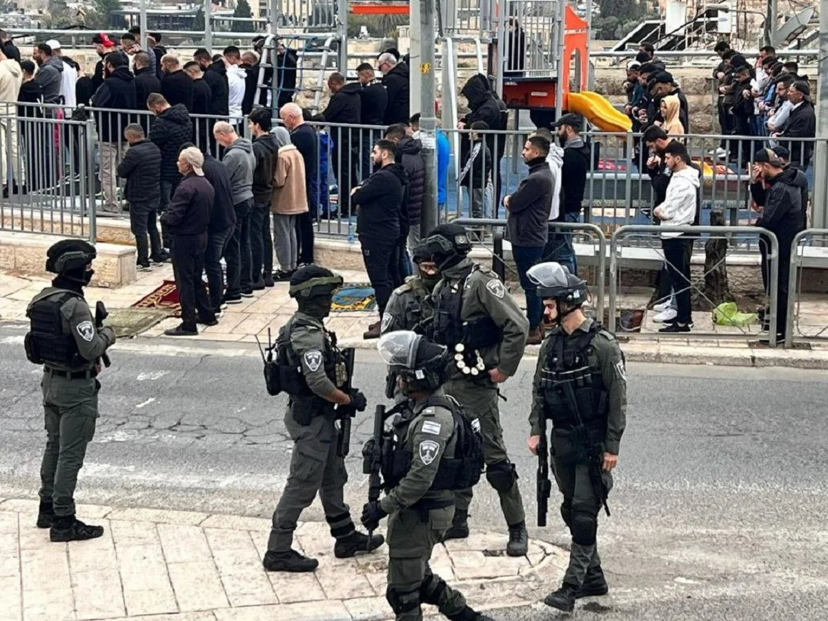 Israeli Forces Bar Palestinians from Ramadan Night Prayers in East Jerusalem