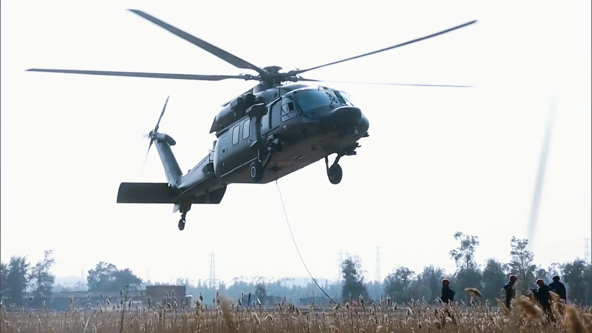 Chinese PLA Army Conducts Helicopter Sling Load Drills to Boost Combat Readiness