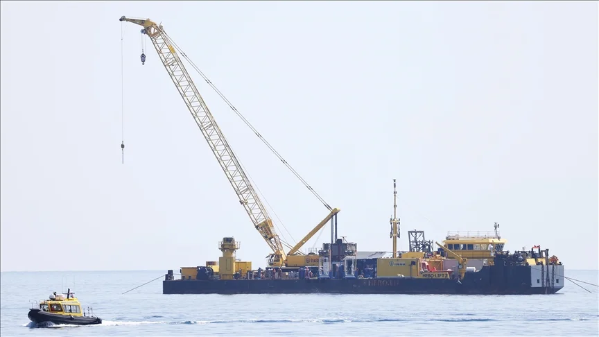 UK Prepares Mine-Clearing Vessel with Drones for Possible Deployment to Strait of Hormuz