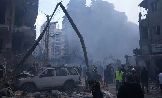 Israeli Military Strikes Continue in Southern Lebanon Amid Reports of Israel-Lebanon Talks