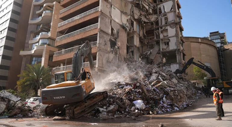 Israel-Lebanon 10-Day Ceasefire Takes Effect, Backed by UN