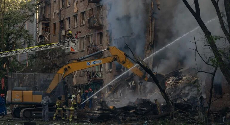 Russian overnight strike hits Kyiv with missiles and drones