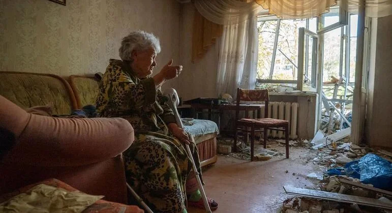 Russian missile strikes kill 17 in and around Kyiv