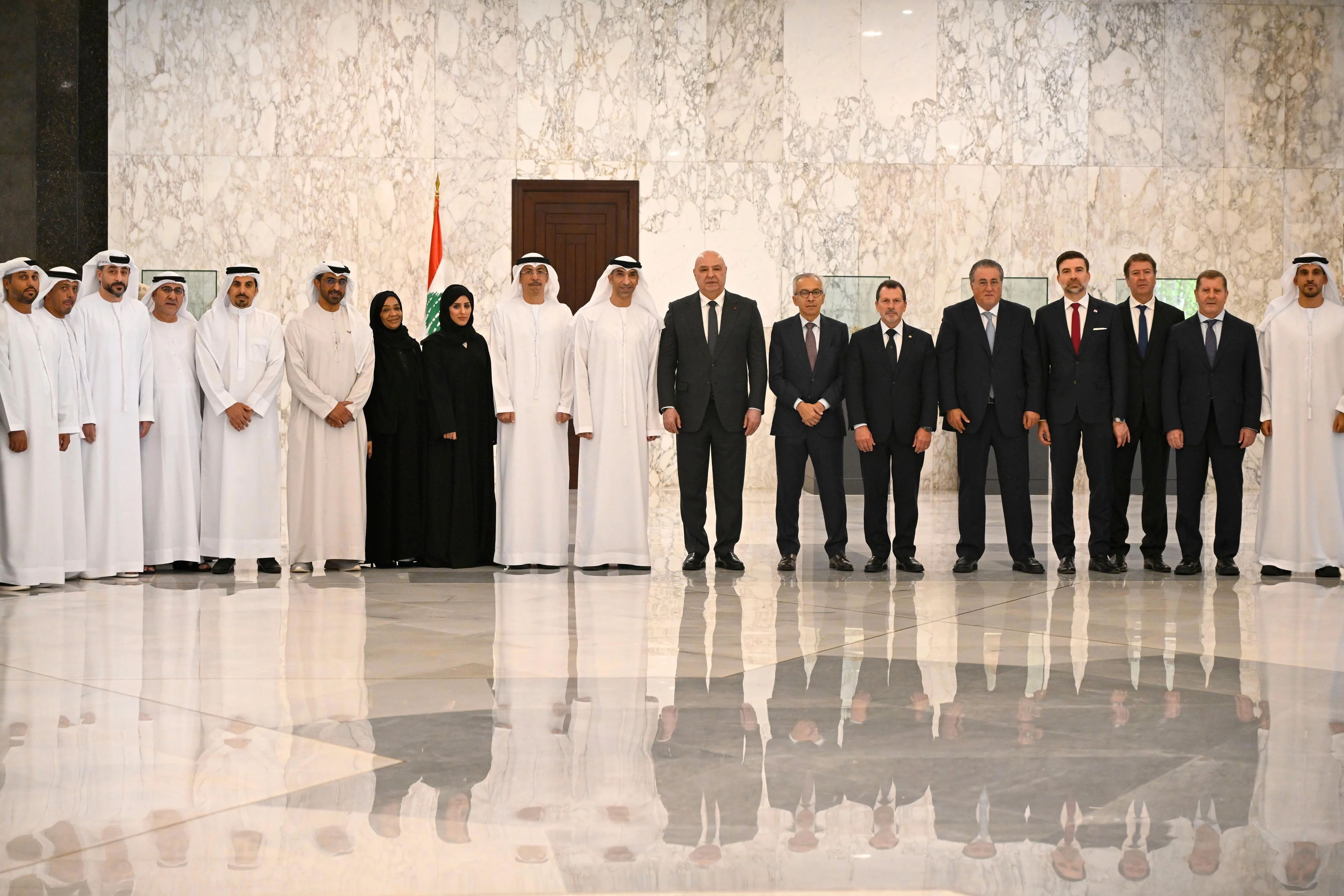 Lebanese President and UAE foreign trade minister discuss expanding bilateral ties