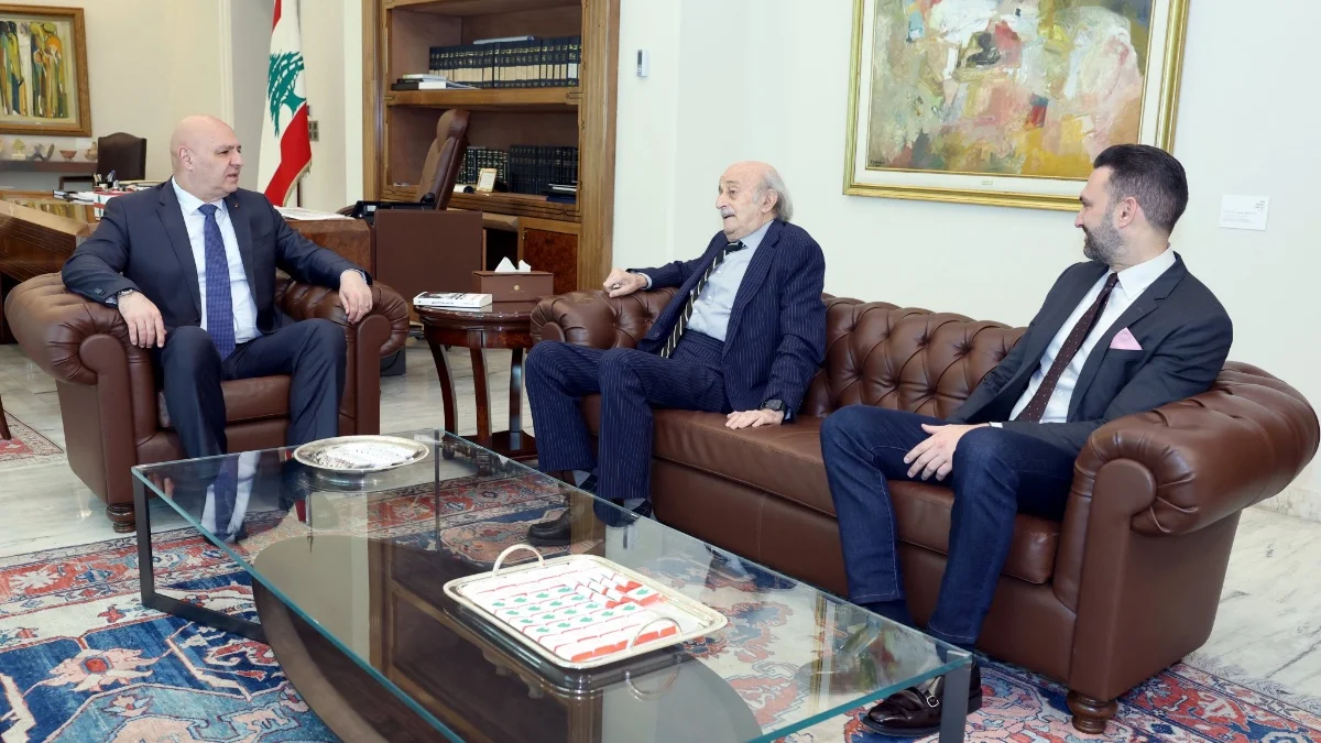 Walid Jumblatt backs armistice talks if they lead to Israeli withdrawal